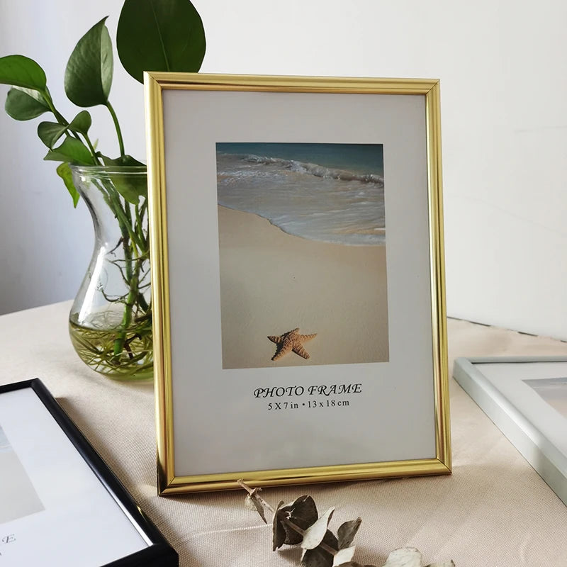 LumeFrame Aluminium Wall Photo Frame with Clear Plexiglass Cover