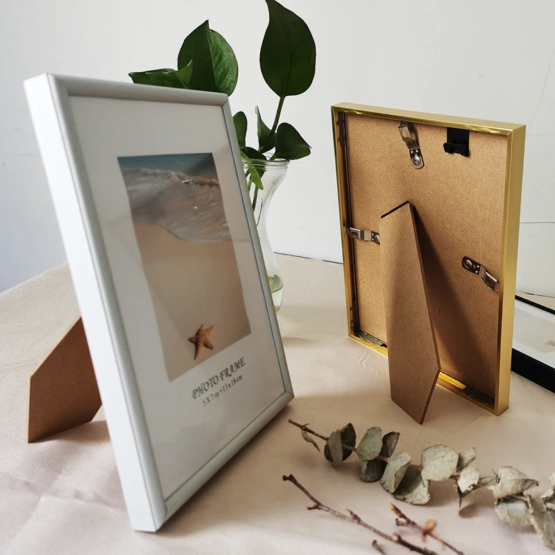 LumeFrame Aluminium Wall Photo Frame with Clear Plexiglass Cover