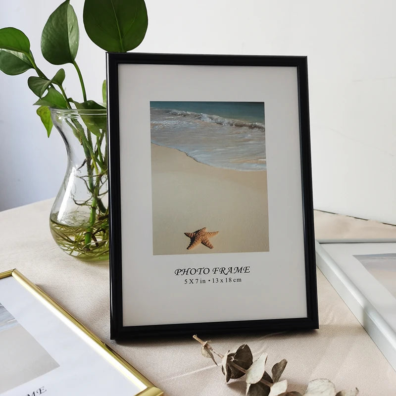 LumeFrame Aluminium Wall Photo Frame with Clear Plexiglass Cover