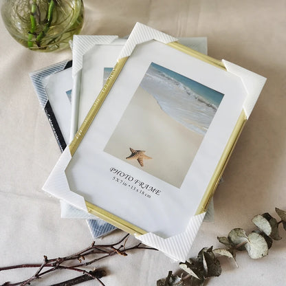 LumeFrame Aluminium Wall Photo Frame with Clear Plexiglass Cover