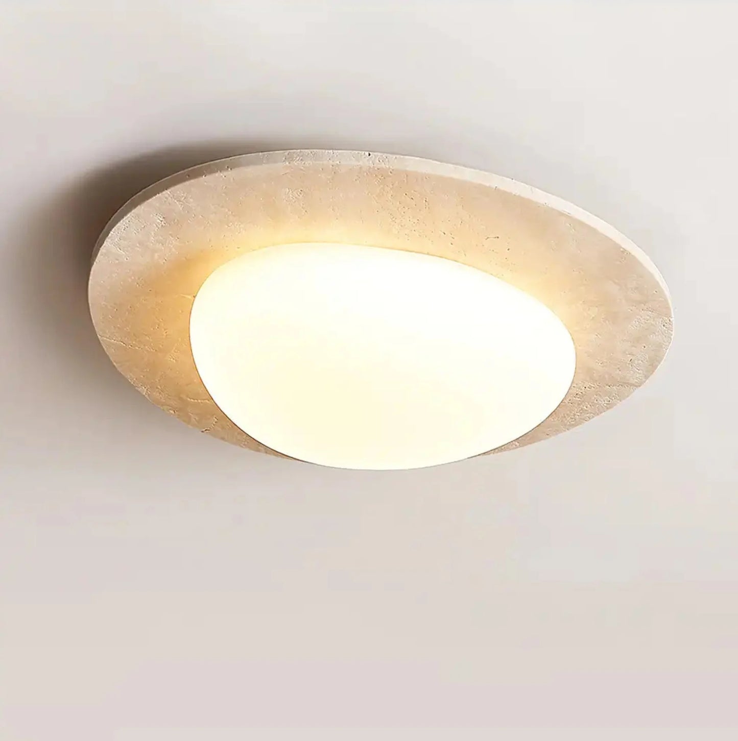 Pebble travertine lamp