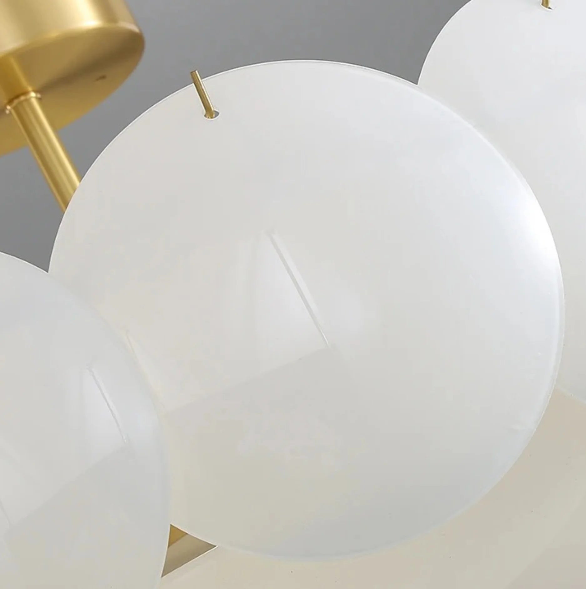 Glass pendant details