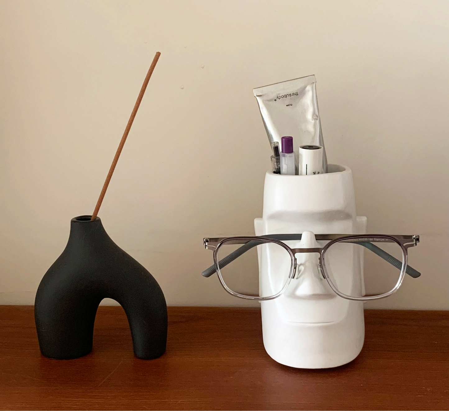 MoaiMate  Multi-Use Desk Sculpture for Stationery, Spectacles & Brushes