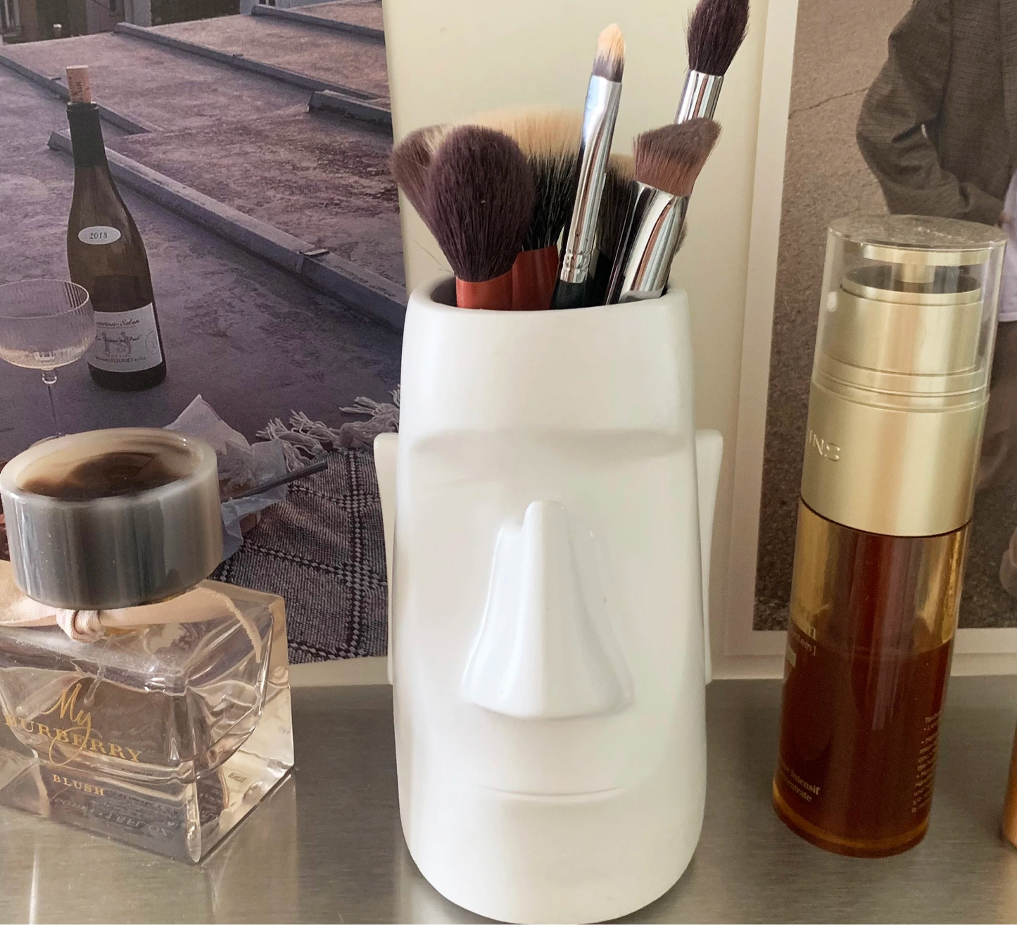 MoaiMate  Multi-Use Desk Sculpture for Stationery, Spectacles & Brushes