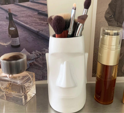 MoaiMate  Multi-Use Desk Sculpture for Stationery, Spectacles & Brushes