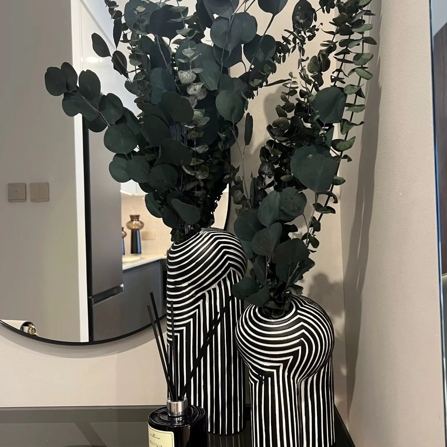 Vases with eucaliptos 