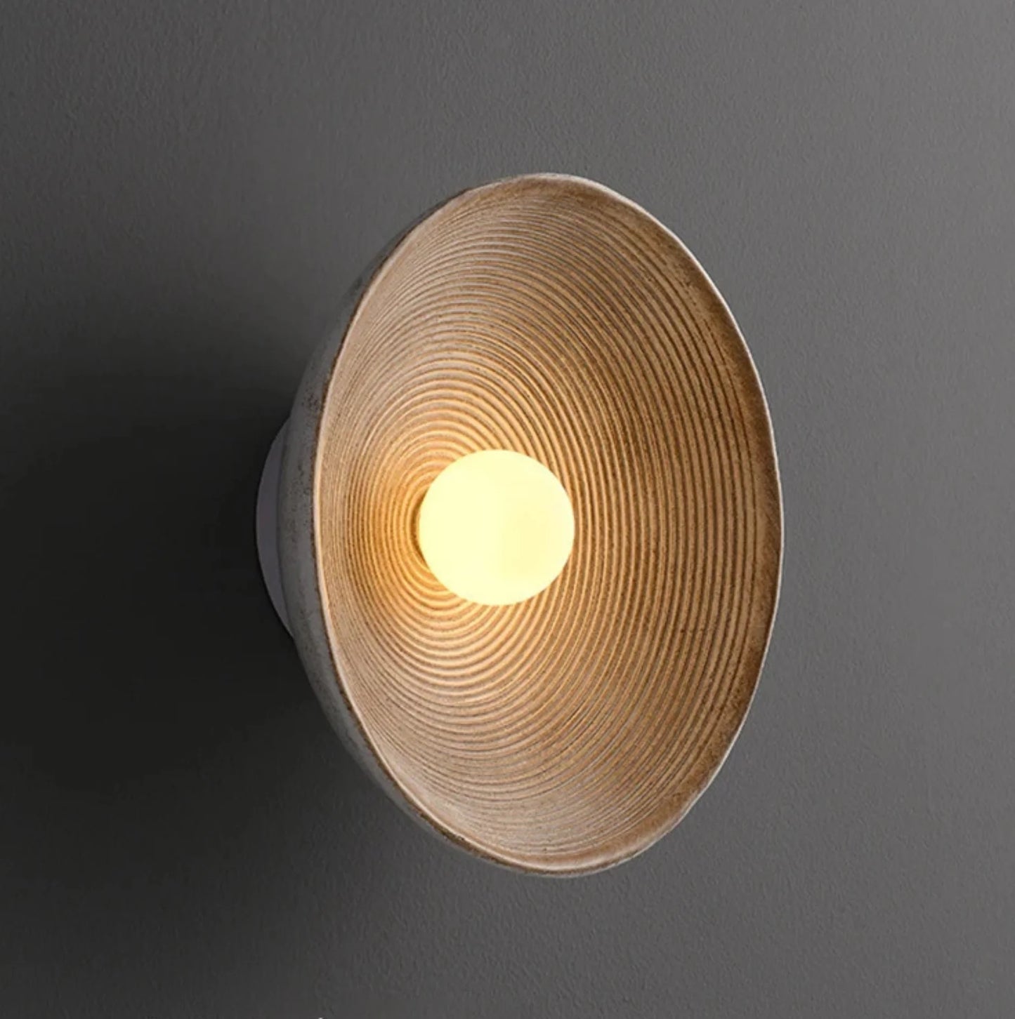 round ribbed wall light